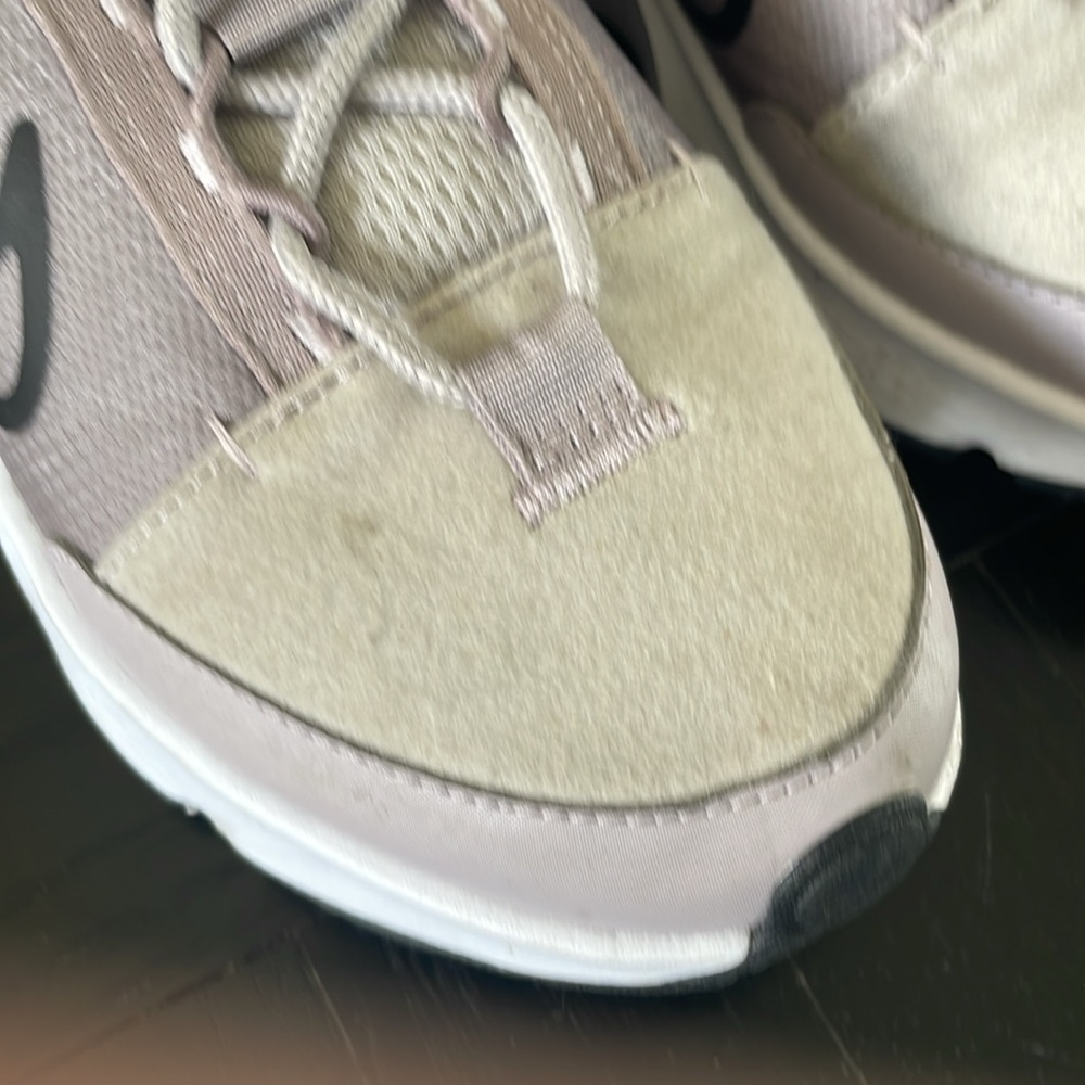 Nike Air Max Womens - Lightly Worn - Picture 3 of 6